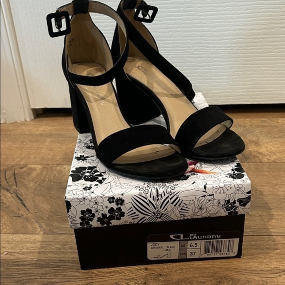 CL by Laundry Elegant Black Heels